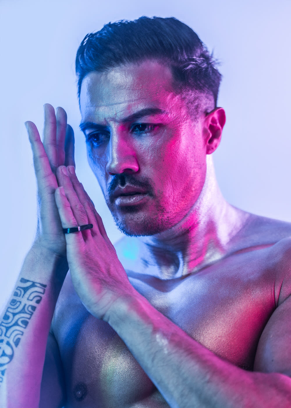 « Skindrop » editorial shooting. Model: Yuki, Philippe Witana & Mbali
Makeup by Kathryn Robbins Photography, Creative Direction and retouch by Olivier Hero Dressen