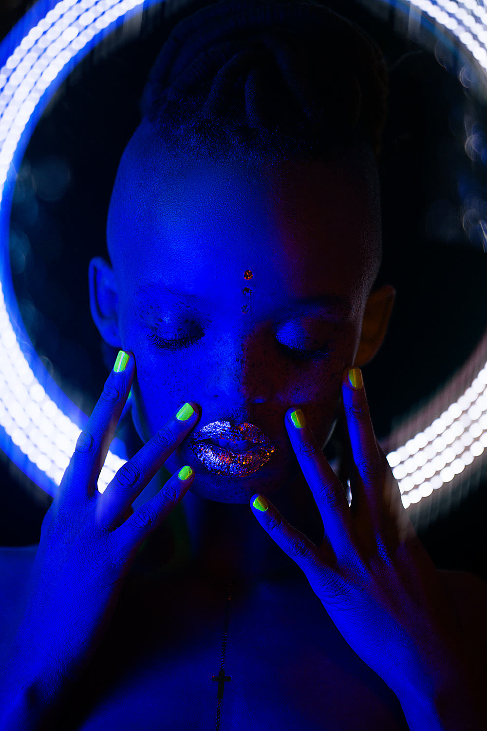 « Skindrop » editorial shooting. Model: Yuki, Philippe Witana & Mbali
Makeup by Kathryn Robbins Photography, Creative Direction and retouch by Olivier Hero Dressen